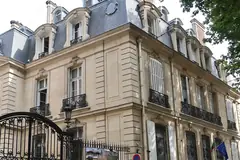 Посолството на България в Париж на авеню Рап